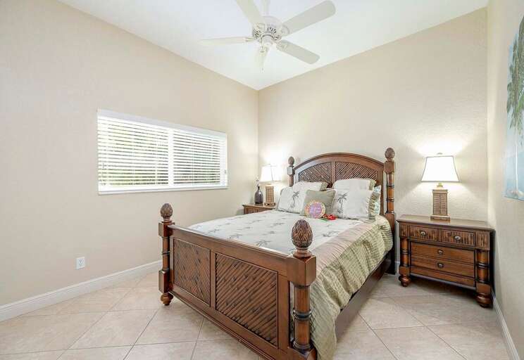 Queen Bedroom with Garden View