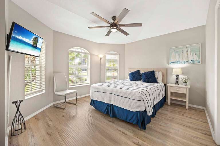 Queen Bedroom with Shared Jack and Jill Bathroom with Main Bedroom Suite