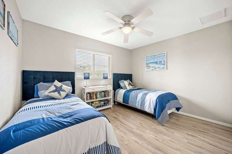 Twin Bedroom with Garden View