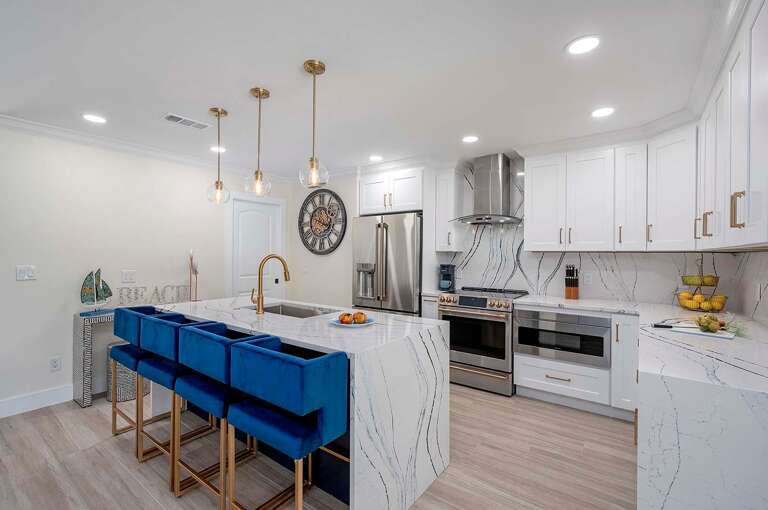 Great Open Kitchen with Center Island, Bar Seating and Stainless Appliances