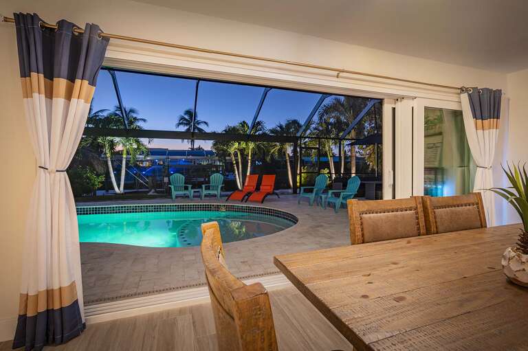 Large Open Dining Area with Views of the Lanai