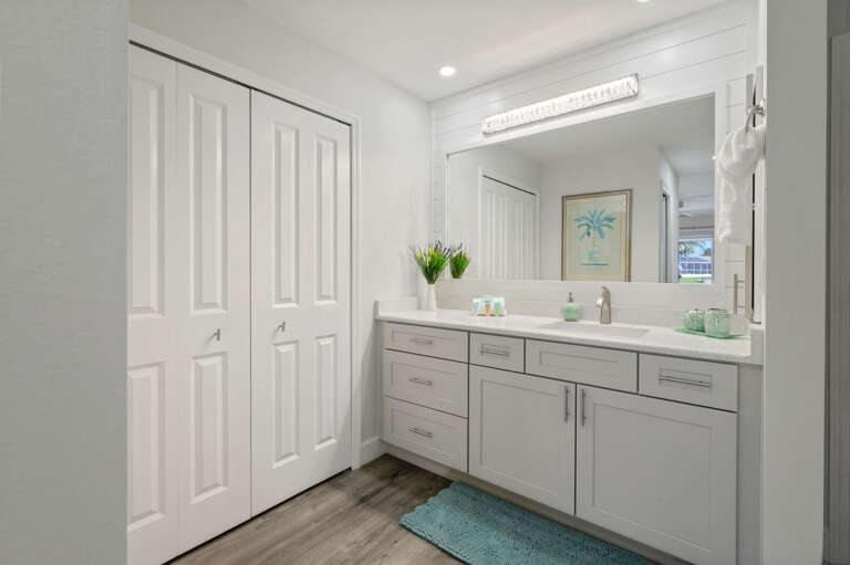 Main En-Suite Bathroom