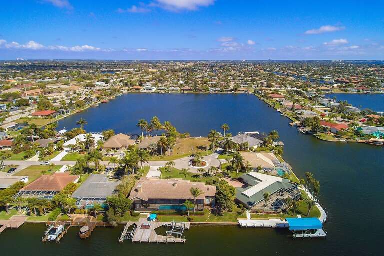 Cul De Sac Location of Southern Comfort Located on the 8 Lakes