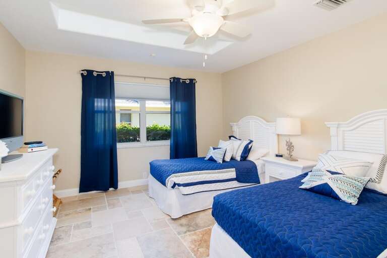 Twin Bedroom with Garden View