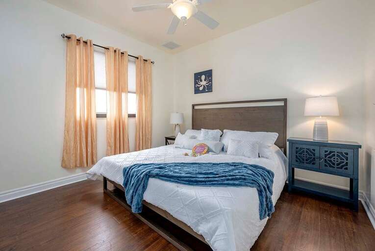 King Bedroom with Garden View