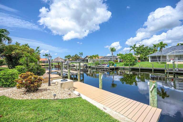 Gulf Access Villa With Option to Dock your Boat