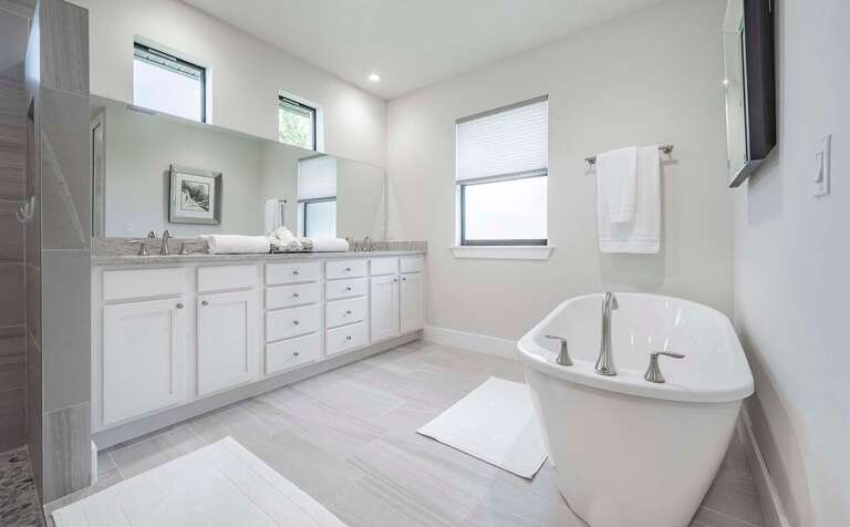 Master Bathroom with Dual Sinks, Soaking Tubs with Walk in Shower