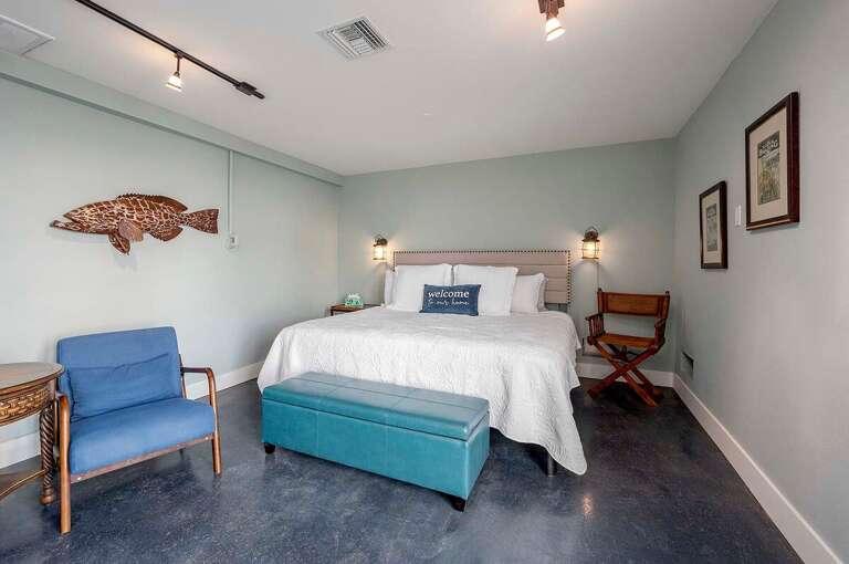 Separate Entrance Guest Unit with King Bed and Sitting Area
Accessible from Outside Only No Access from Inside the House