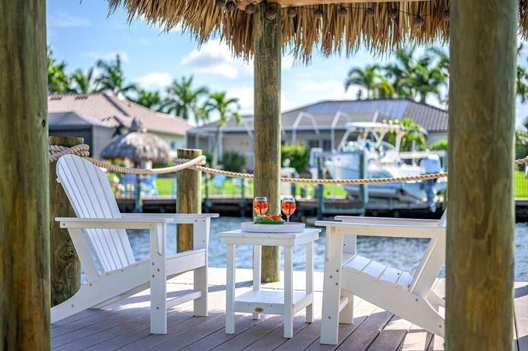 Tiki Hut Great for Relaxing, Sunrises and Fishing