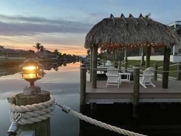 Tiki Hut with Sitting Area