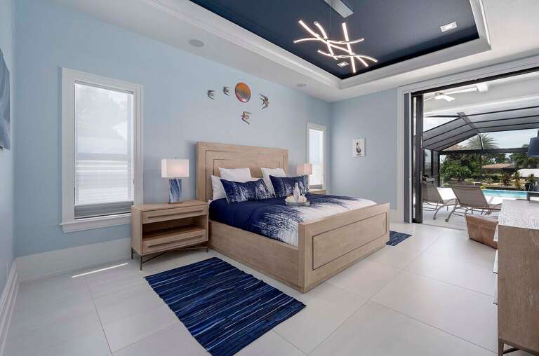 Main Bedroom Suite with King Size Bed
