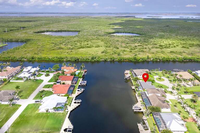 Vista Solare is one House off the Spreader with Gulf Access
