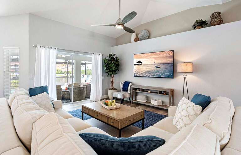 Welcoming Living Room with Amazing Views of the Outdoor