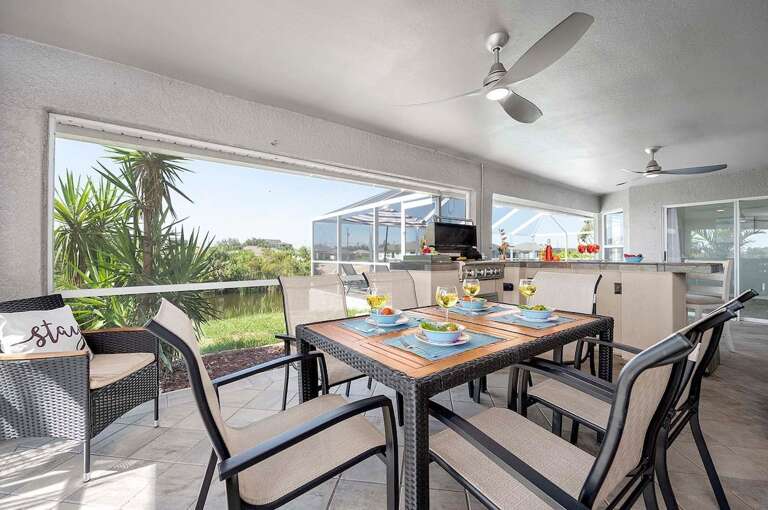 Covered Lanai with Outdoor Bar Area
