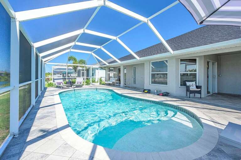 Pool with Sun Deck Great for Kids