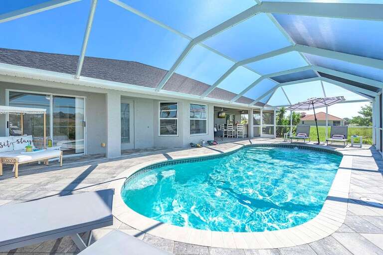 Southern Facing Pool with Plenty of Sun Expsoure