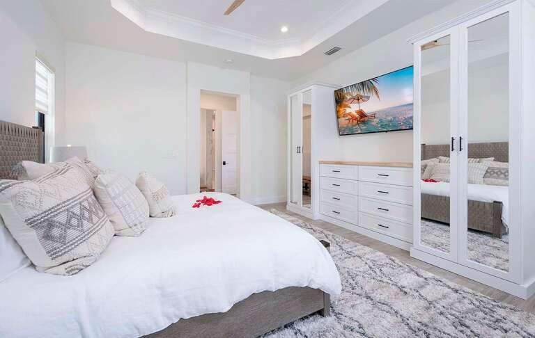 Main Bedroom with Build in Wardrobe