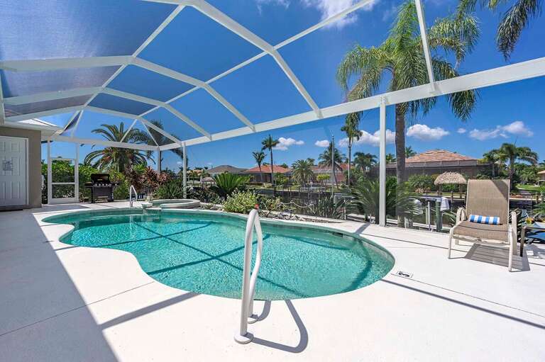 Spacious Screened Lanai