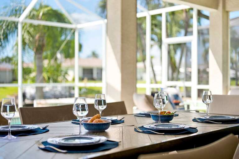 Enjoy Your Meals Al-Fresco Style