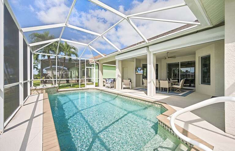 Large Lanai and Patio Great for Entertainment