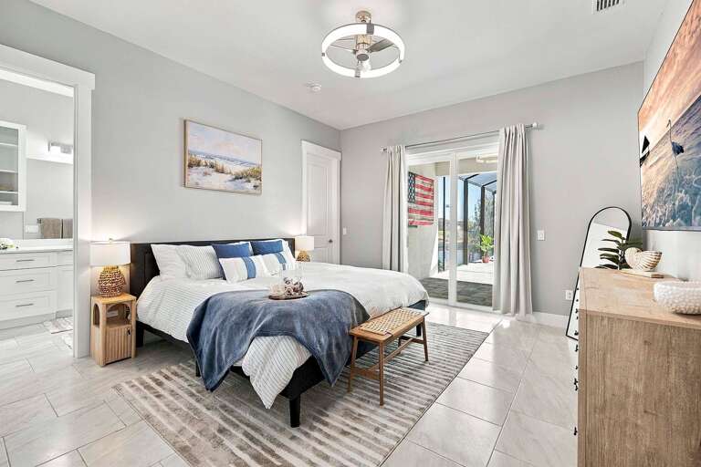 Main King Bedroom Suite with Access to Lanai