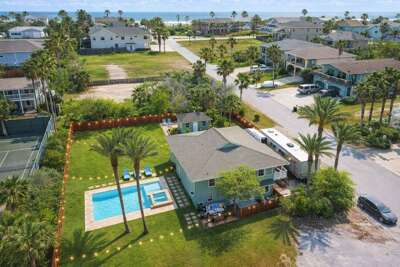 Madre Azul Bay House