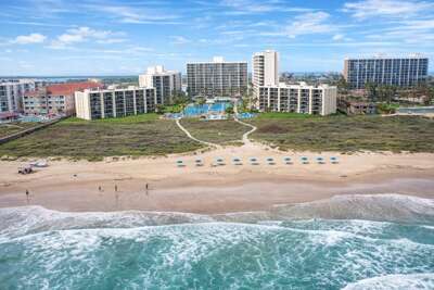 * Gas BBQ * Heated Pool * Direct Beach  Very Large
