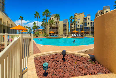 Tons of Beds 1st floor Beachfront Condo 2 Pools