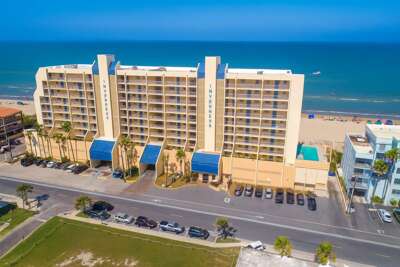 Sweeping 5th Floor Views " Direct Beach " Remodele