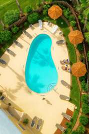 Steps to Beach 2BR, Heated Pool, Hot Tub, SPI