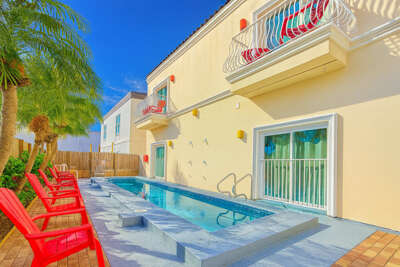 Beach Steps Away - Great Value + pool