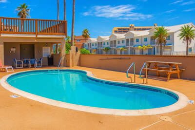 1st Floor 2BR | 250 Steps to Beach | No Stairs SPI