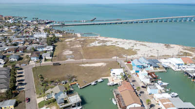 Port-O-Call Dockhous