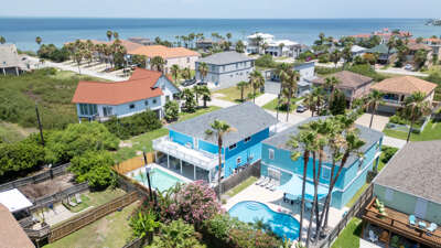 Patron’s Pool House