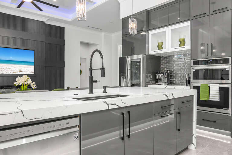 1385 23rd St Sw-36.jpg