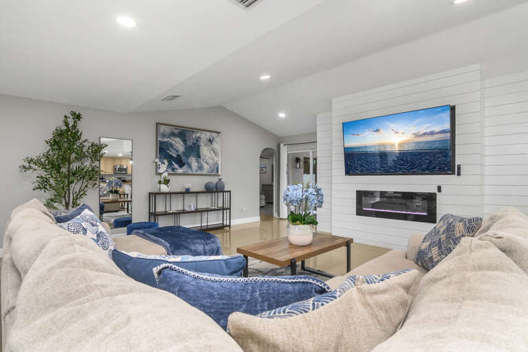 828 SW 51st Terr-23.jpg