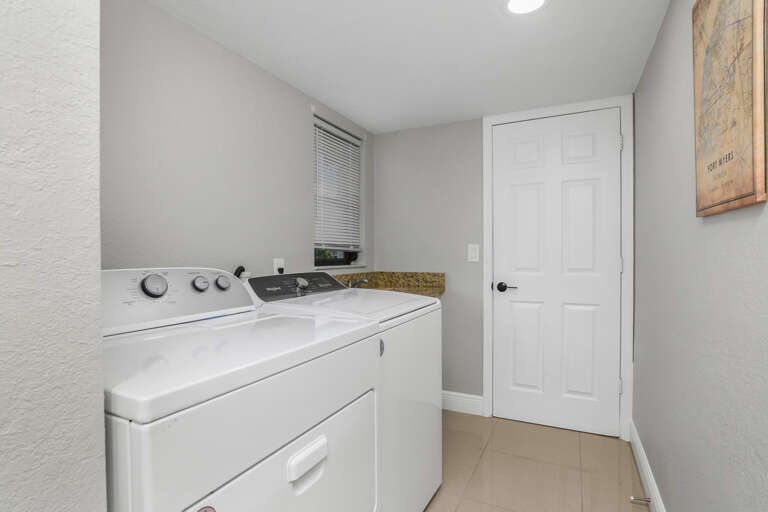 828 SW 51st Terr-50.jpg