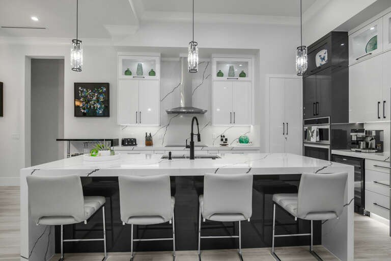 1347 23rd St Sw-38.jpg