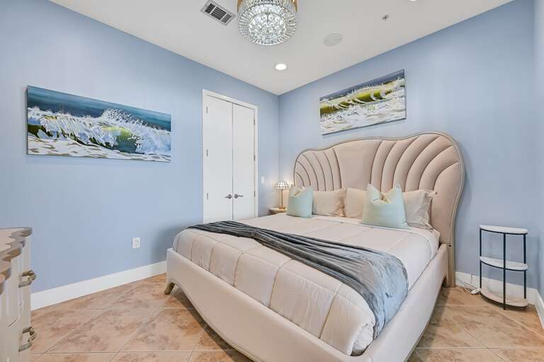 KING Master bed, outlets, closet