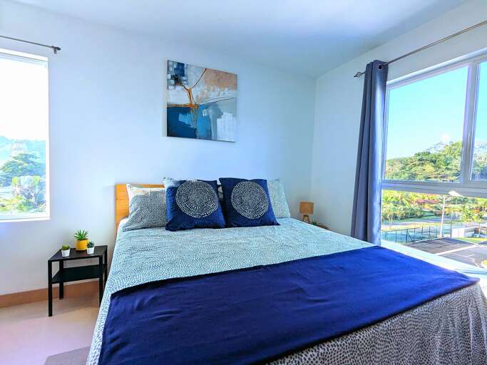 Queen bed in master suite