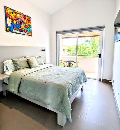 Master Bedroom Queen Bed