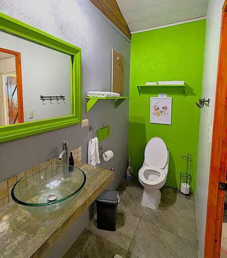 Cabina Hibiscus Bathroom