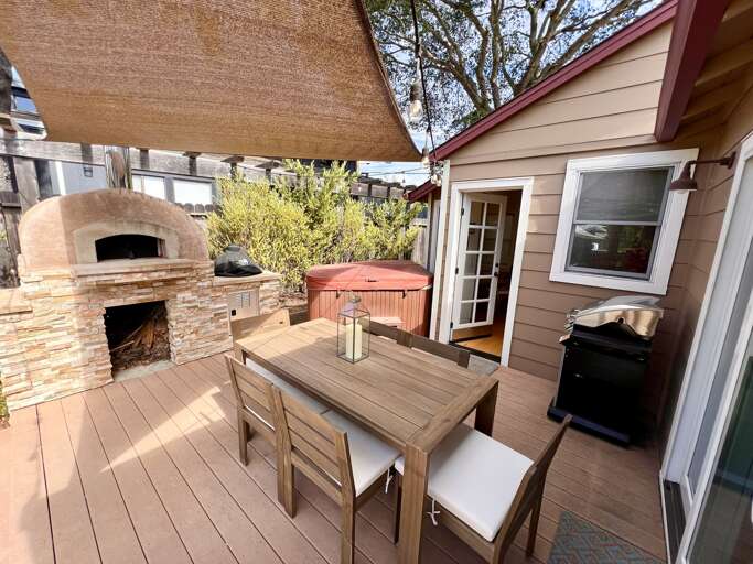 Al Fresco Dining for Six People
