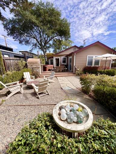 Back Lounge Area/Firepit Back Lounge Area/Firepit