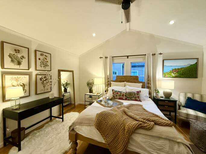 Master Bedroom w/Desk