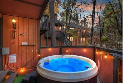 Brand new jacuzzi and gas BBQ on balcony, available year round. Always has gas, HOWEVER the cleaning crew won't clean it so there is a cleaning brush provided if you would like to use the grill. Please remember to clean it after use.:) thanks