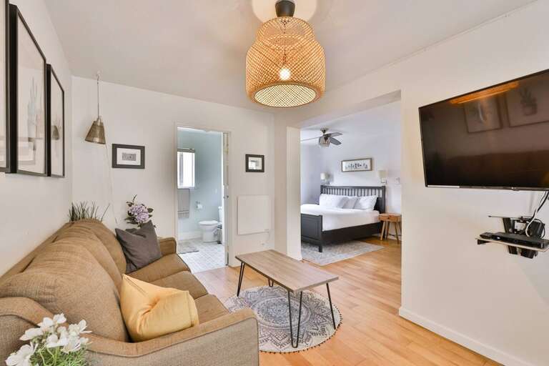 new ES · South Park-Zoo + HotTub