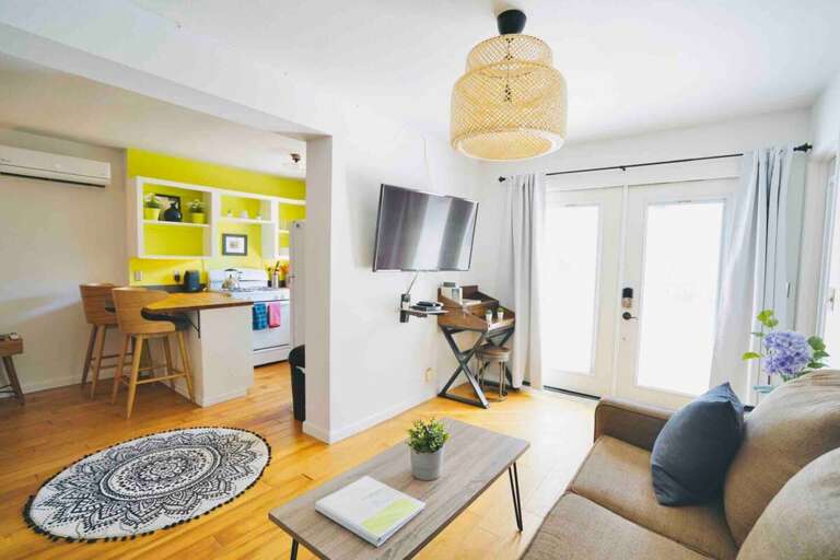 Lower Level Unit: comfortable and stylish Lower Level Unit: comfortable and stylish