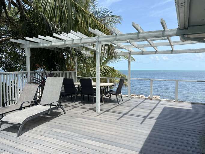 Open Gulf of America views from the spacious deck