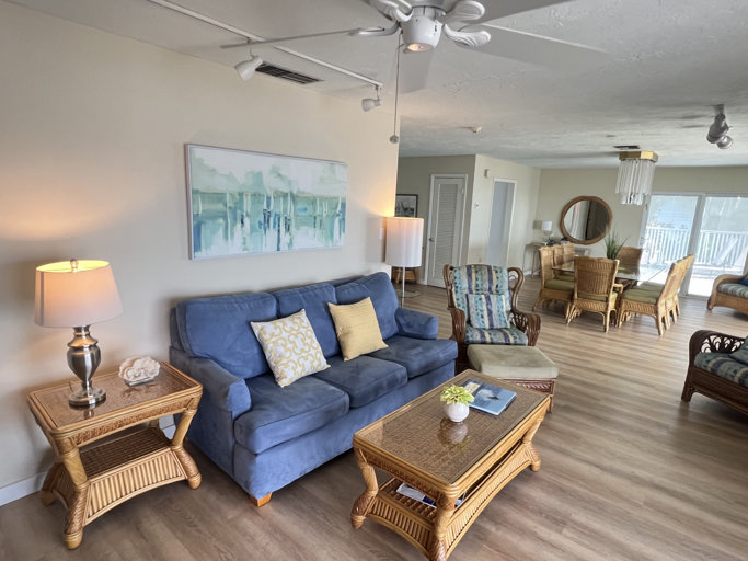 Enjoy Gulf Views from the Living Area Enjoy Gulf Views from the Living Area